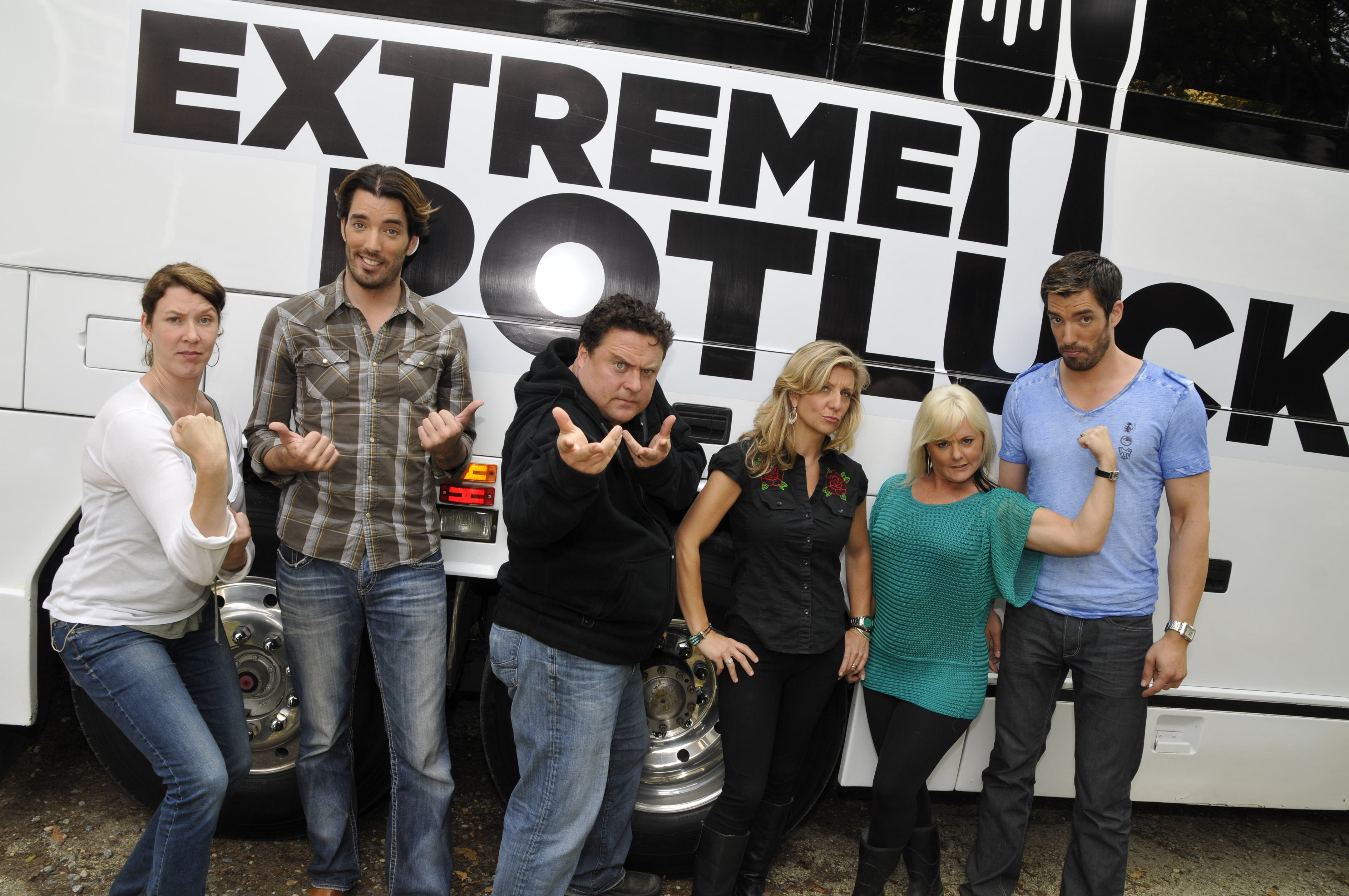 Production Still of Drew Scott, Jonathan Silver Scott, Sean Cullen, Kristi Hansen, Elizabeth Manley, and Kim Stockwood on the set of Extreme Potluck.