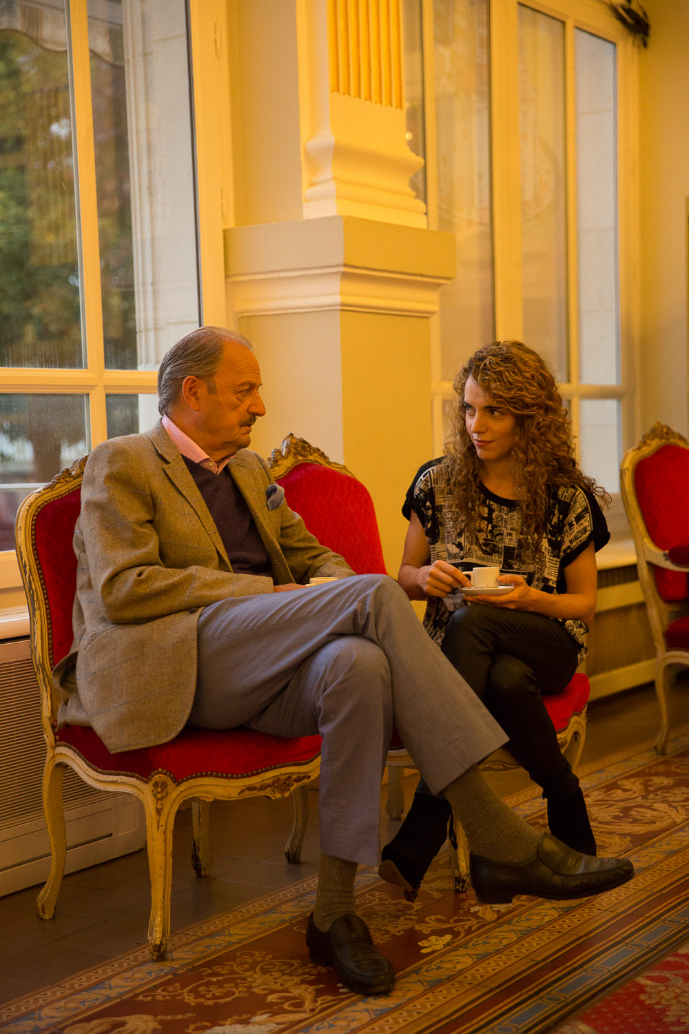 Peter Bowles, O'ar Pali on set still from 'We Are Tourists'