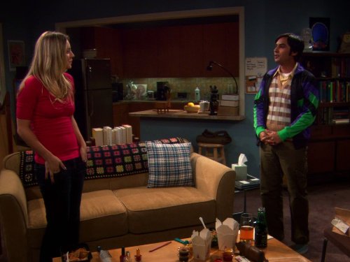 Still of Kaley Cuoco and Kunal Nayyar in Didziojo sprogimo teorija (2007)