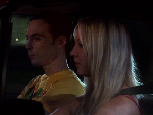 Still of Kaley Cuoco and Jim Parsons in Didziojo sprogimo teorija (2007)