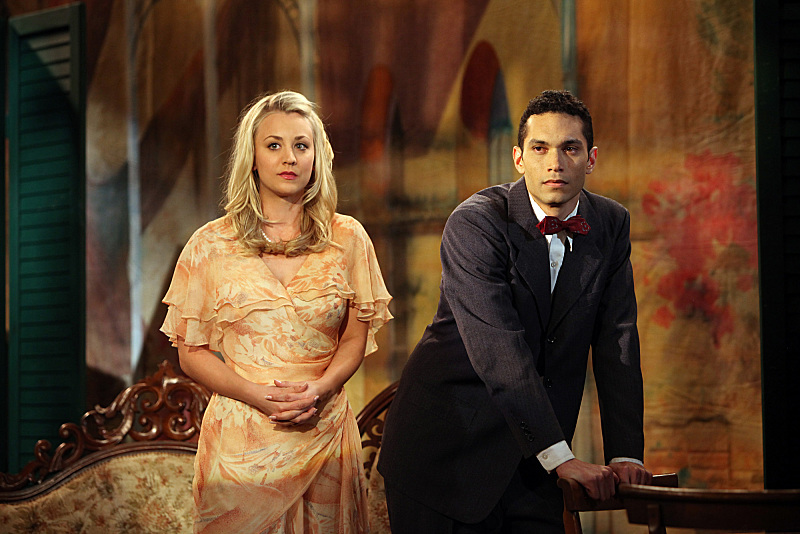 Still of Kaley Cuoco and Riccardo LeBron in Didziojo sprogimo teorija (2007)