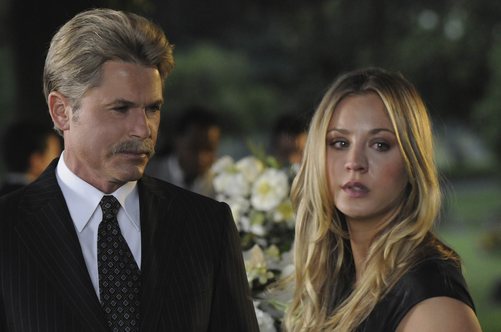 Still of Rob Lowe and Kaley Cuoco in Drew Peterson: Untouchable (2012)