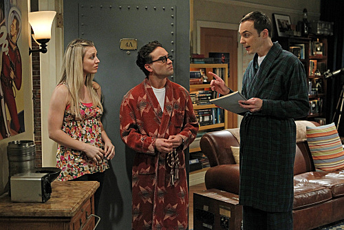 Still of Kaley Cuoco, Johnny Galecki and Jim Parsons in Didziojo sprogimo teorija (2007)