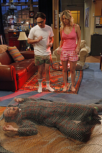 Still of Kaley Cuoco, Johnny Galecki and Jim Parsons in Didziojo sprogimo teorija (2007)