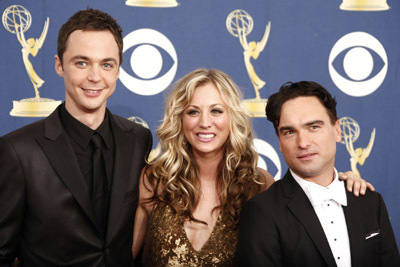 Kaley Cuoco, Johnny Galecki and Jim Parsons at event of The 61st Primetime Emmy Awards (2009)