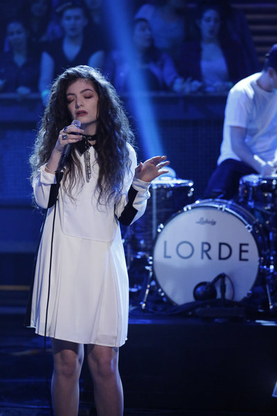 Still of Lorde in Late Night with Jimmy Fallon: Episode #5.204 (2013)