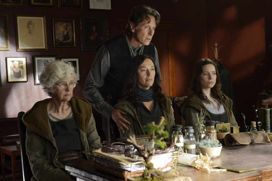 Still of Steven Weber, Clare Coulter, Alison Louder and Severn Thompson in Helix (2014)