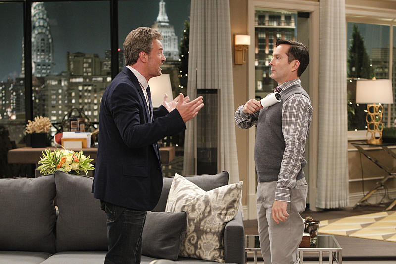 Still of Matthew Perry and Thomas Lennon in The Odd Couple (2015)