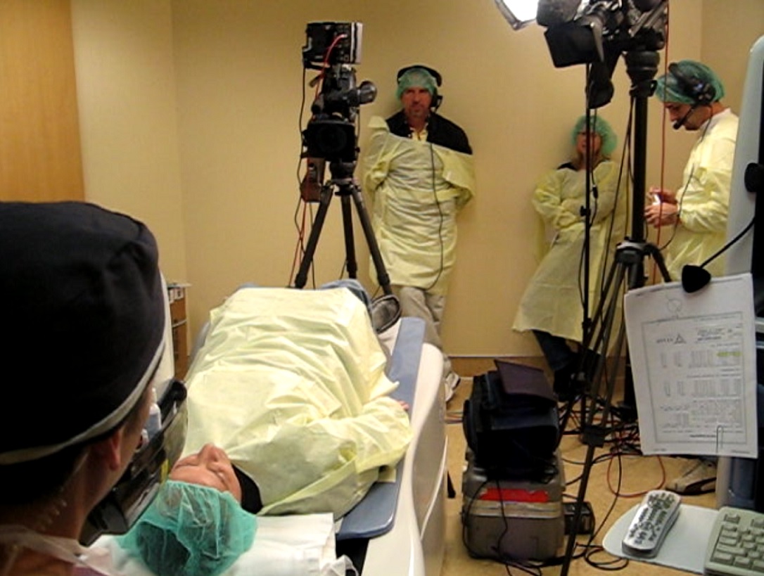Dr. Brian Boxer Wachler preparing for live Visian ICL eye surgery on NBC's Today Show
