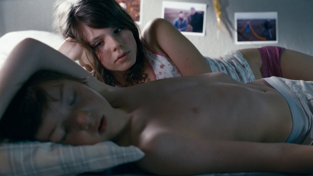 Still of Tristan Christopher and Ruby O. Fee in Womb (2010)