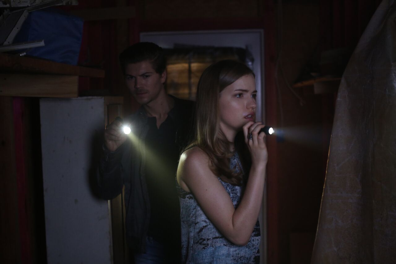 Still of Willa Fitzgerald and Amadeus Serafini in Scream: The TV Series (2015)