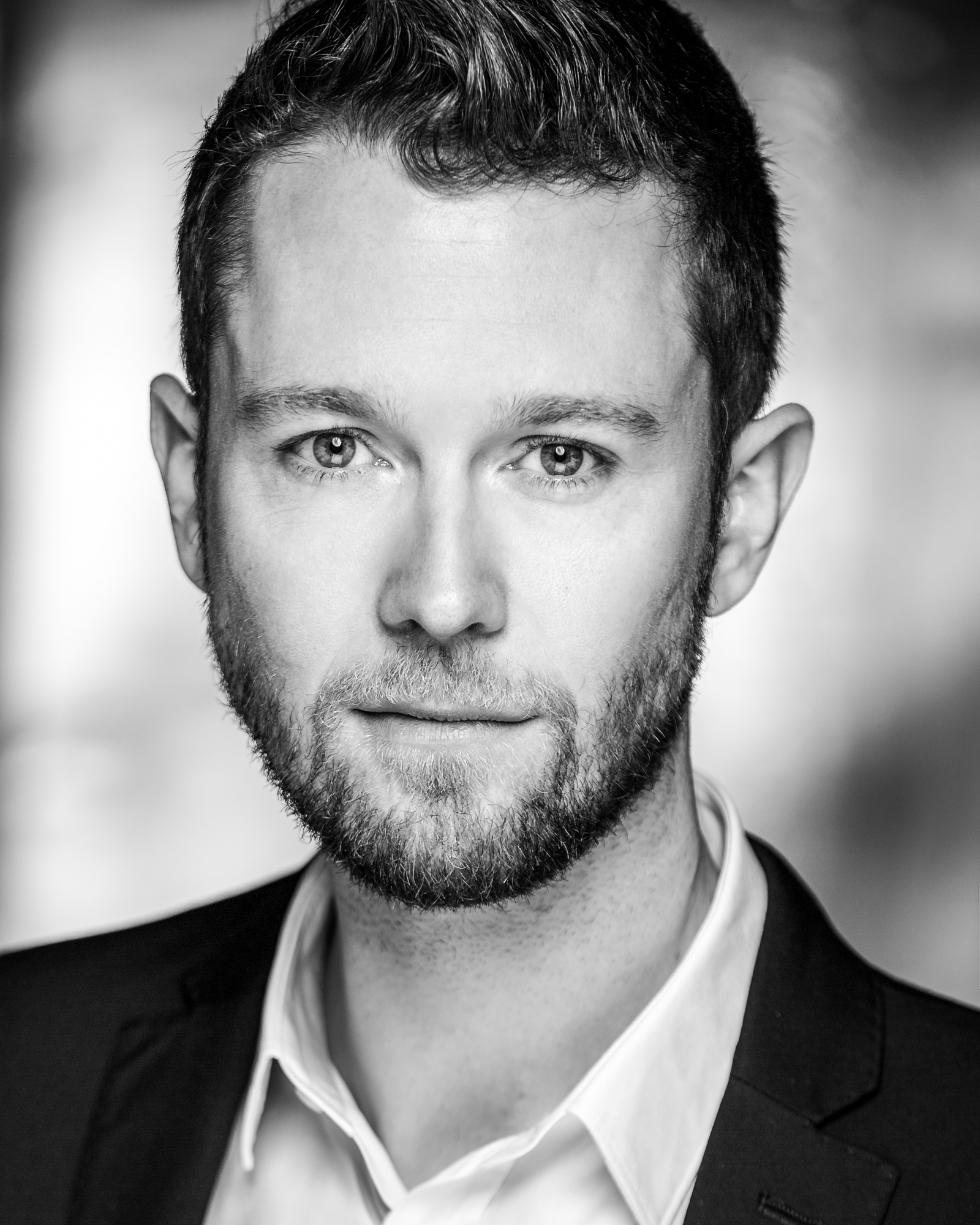 Charlie Frost's current headshot, taken in October 2014. www.charlie-frost.com