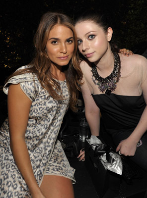 Michelle Trachtenberg and Nikki Reed