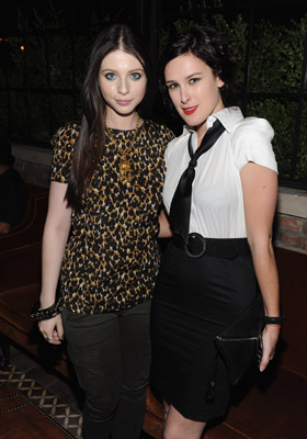 Michelle Trachtenberg and Rumer Willis