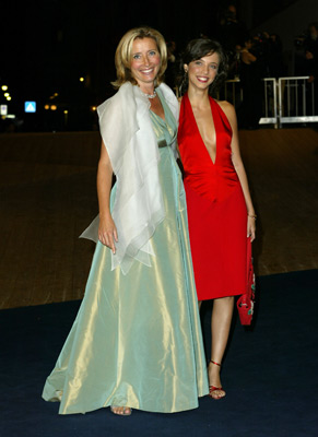 Emma Thompson and Leticia Dolera at event of Imagining Argentina (2003)