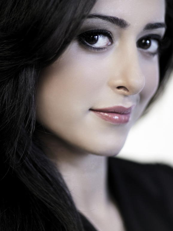Mona Yousefi