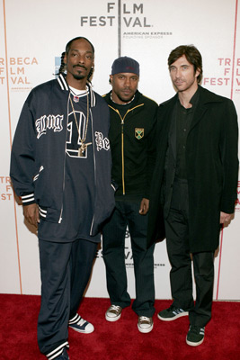 Dylan McDermott, Snoop Dogg and Danny Green at event of The Tenants (2005)