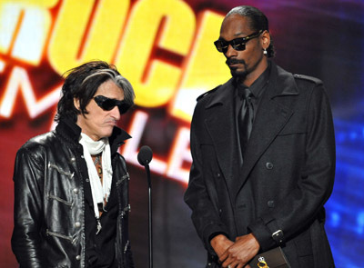 Snoop Dogg and Joe Perry at event of 2009 American Music Awards (2009)