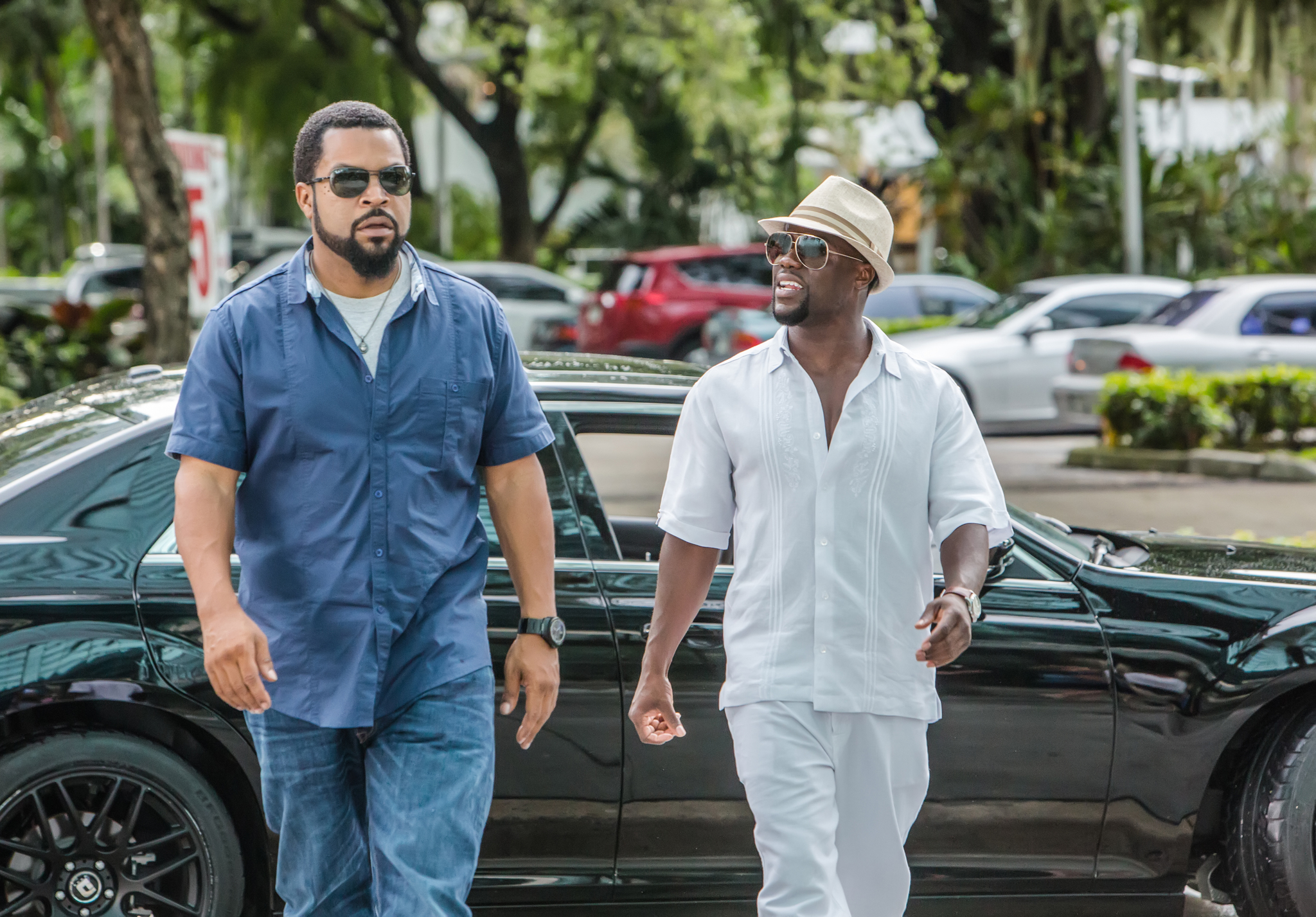Still of Ice Cube and Kevin Hart in Ride Along 2 (2016)