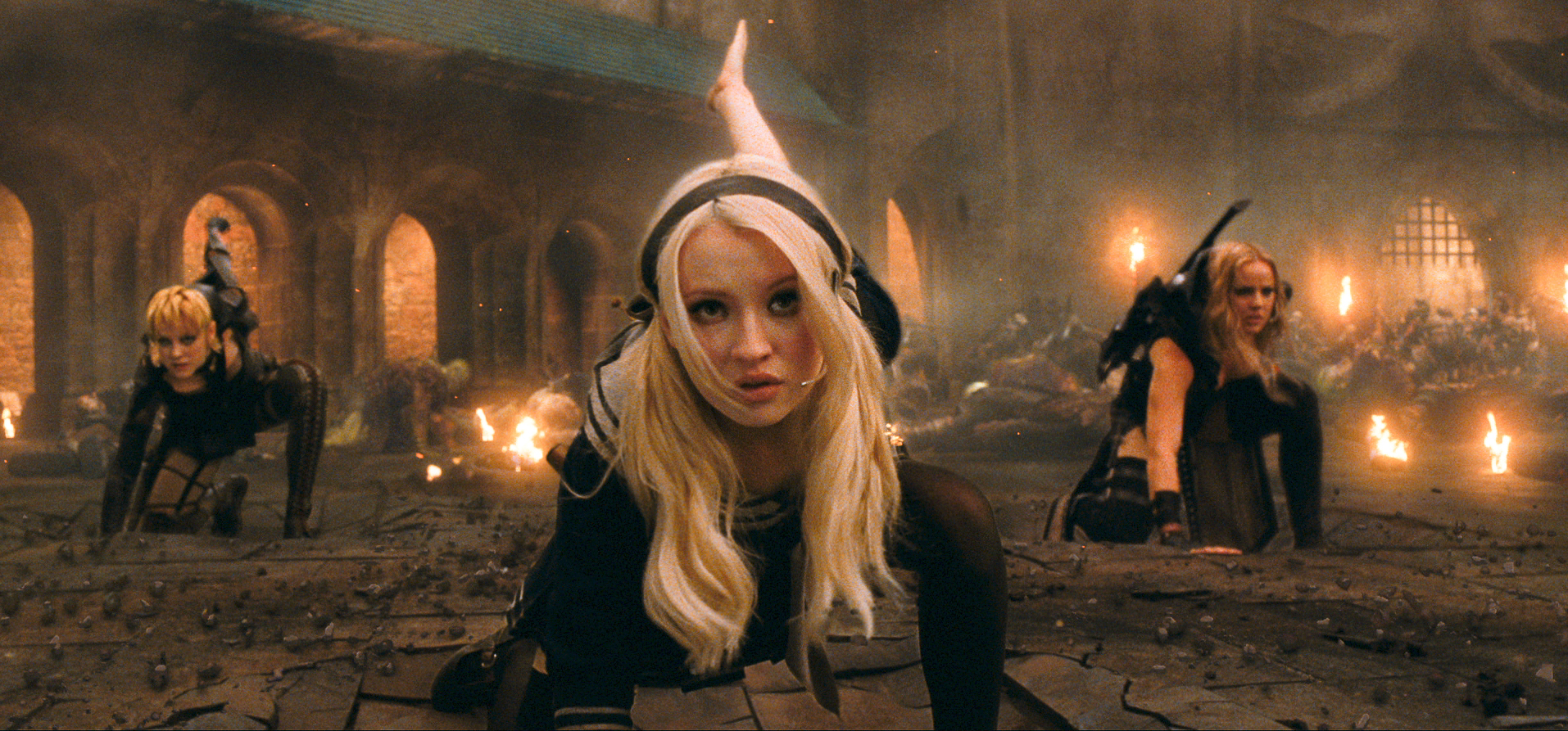 Still of Emily Browning, Abbie Cornish and Jena Malone in Nelauktas smugis (2011)