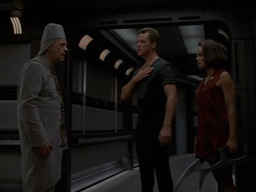 Still of Robert Duncan McNeill, Roxann Dawson and Kenneth Tigar in Star Trek: Voyager (1995)