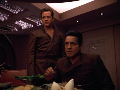 Still of Robert Beltran and Robert Duncan McNeill in Star Trek: Voyager (1995)