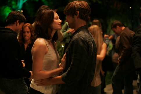 Still of Shannon Woodward and Chace Crawford in The Haunting of Molly Hartley (2008)