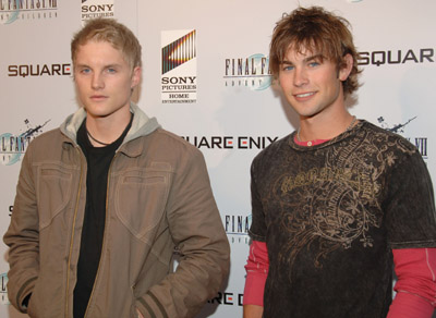 Toby Hemingway and Chace Crawford at event of Fainaru fantajî sebun adobento chirudoren (2005)