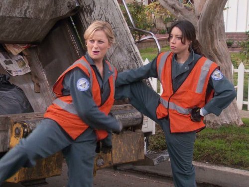 Still of Amy Poehler and Aubrey Plaza in Parks and Recreation (2009)