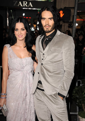 Russell Brand and Katy Perry at event of The Tempest (2010)