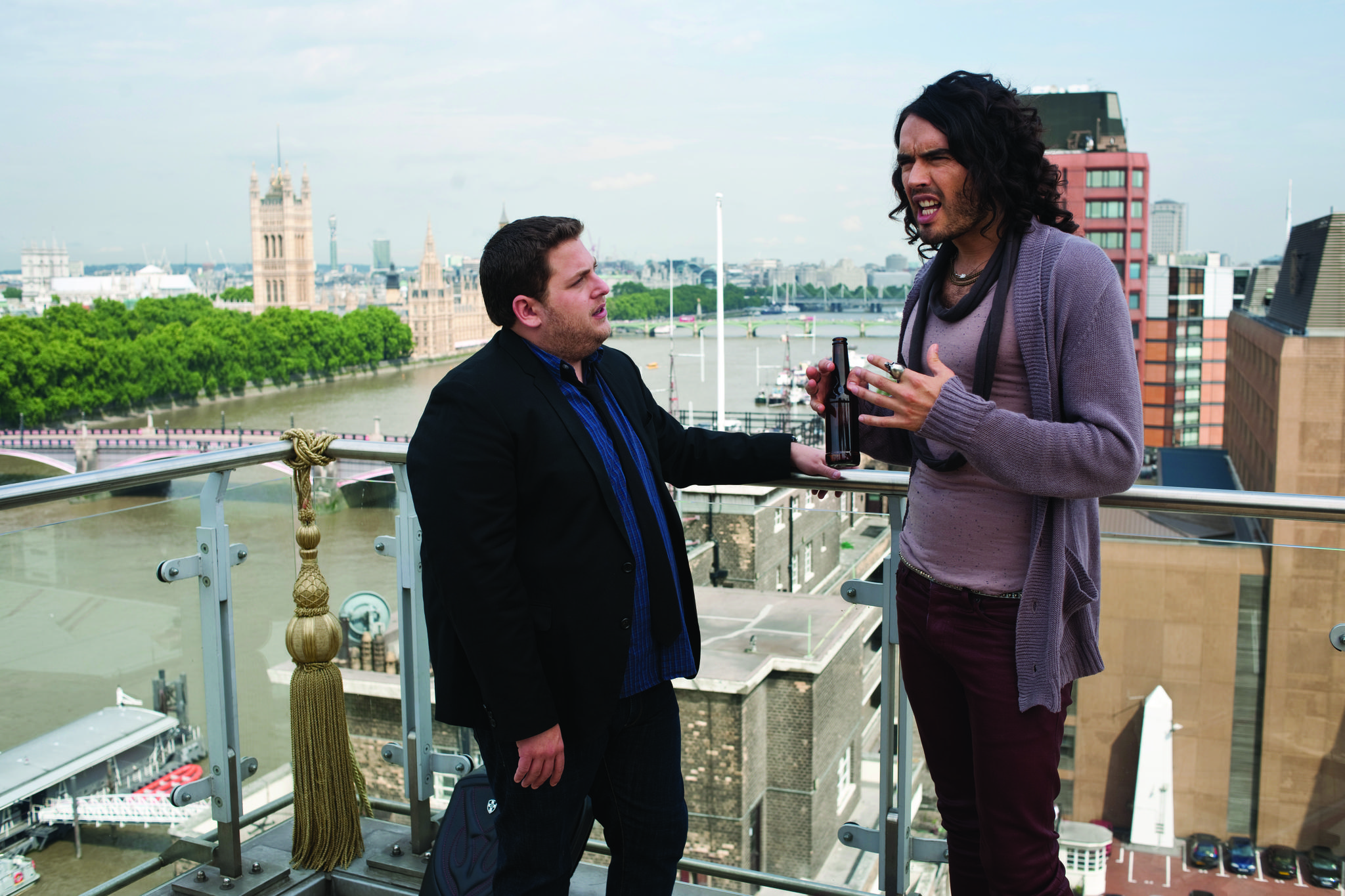 Still of Russell Brand and Jonah Hill in Get Him to the Greek (2010)