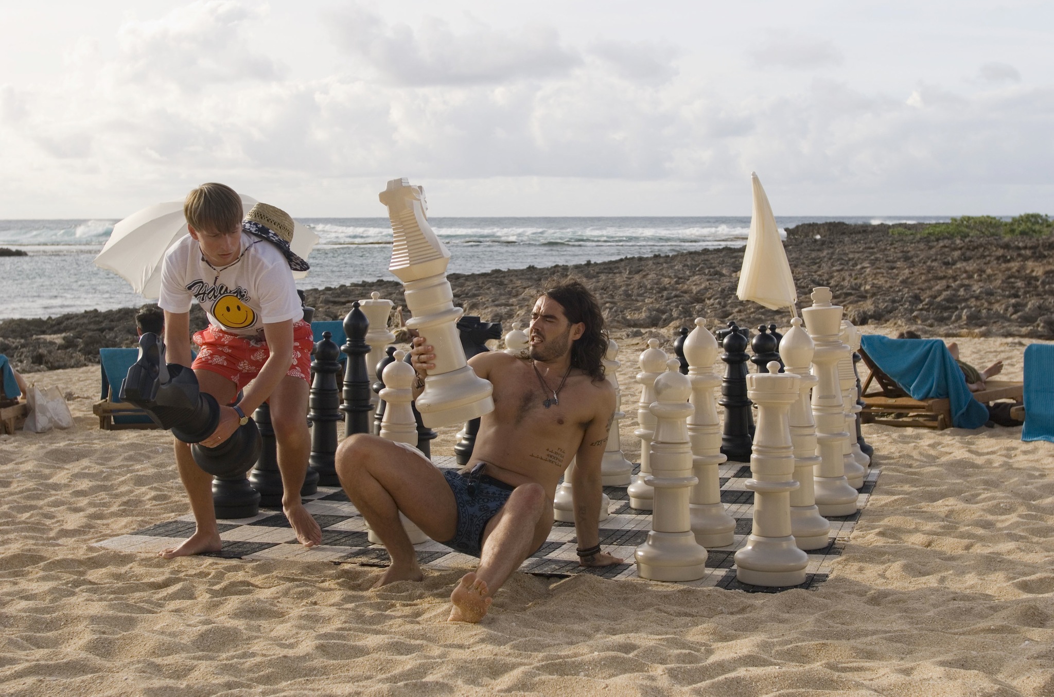 Still of Russell Brand and Jack McBrayer in Forgetting Sarah Marshall (2008)