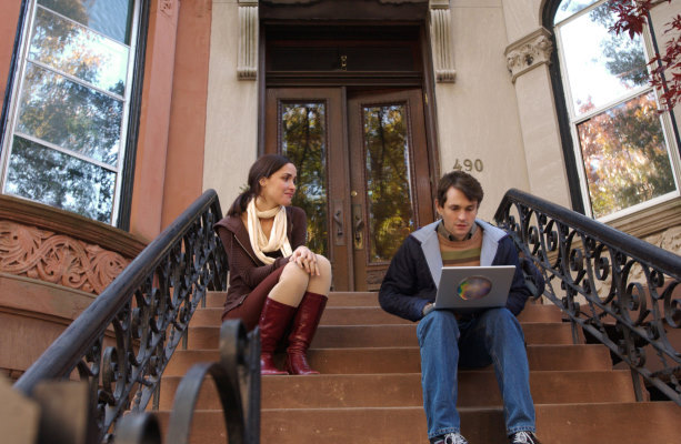 Still of Rose Byrne and Hugh Dancy in Adam (2009)