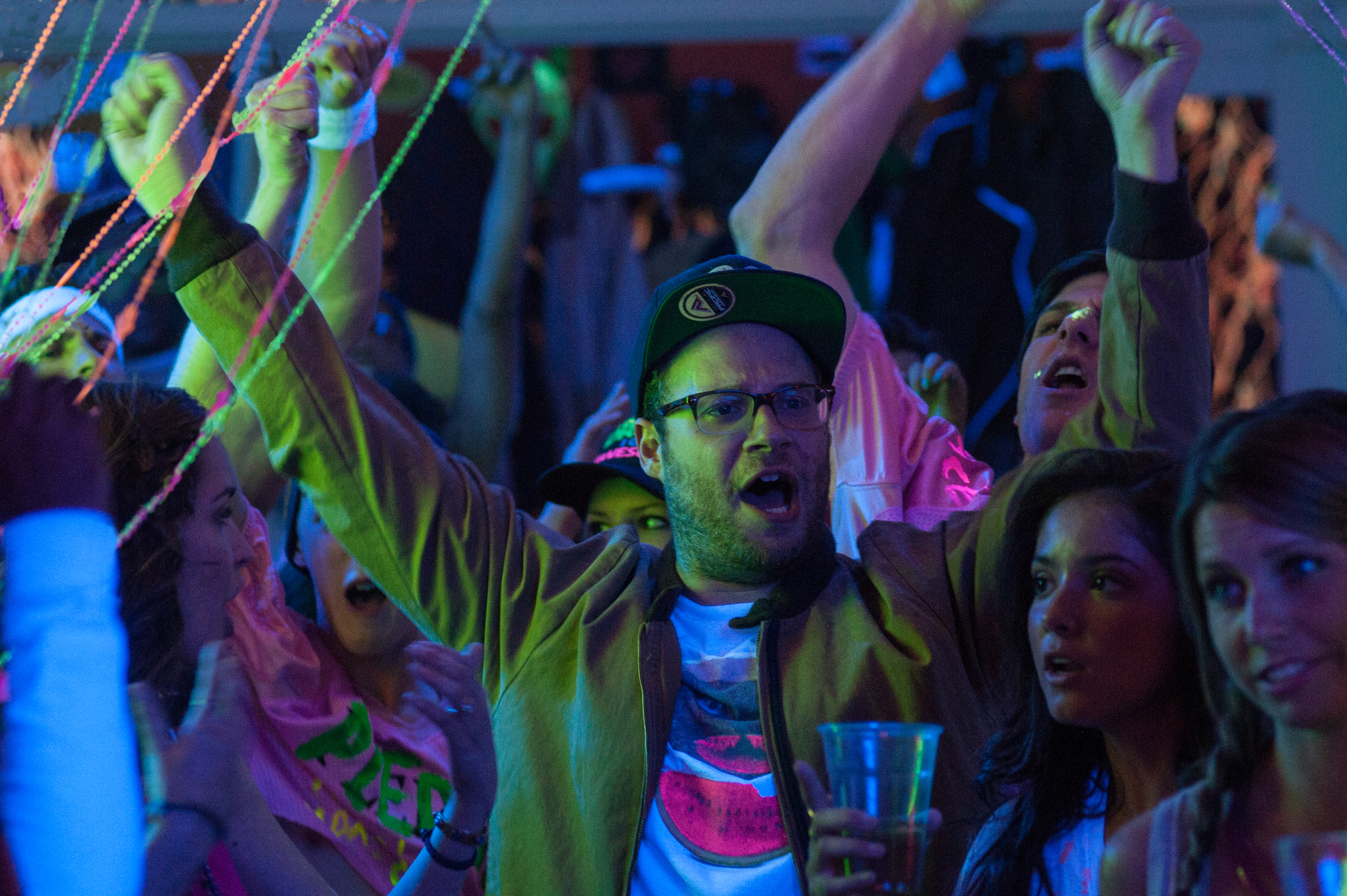 Still of Rose Byrne and Seth Rogen in Kaimynai (2014)