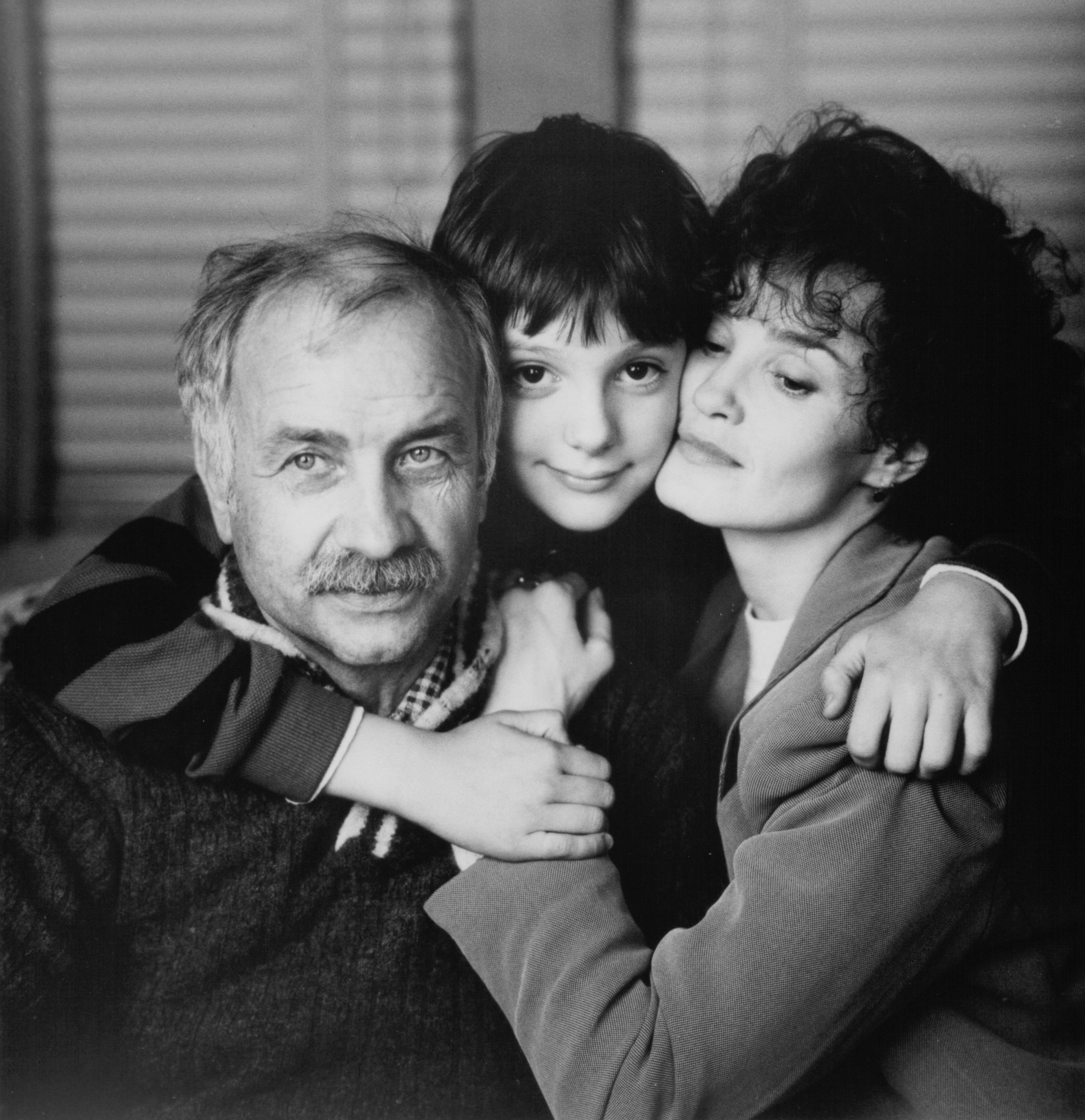 Still of Armin Mueller-Stahl, Lukas Haas and Jessica Lange in Music Box (1989)
