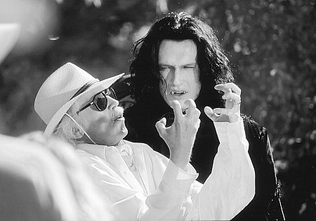 John Carpenter and Thomas Ian Griffith in Vampires (1998)