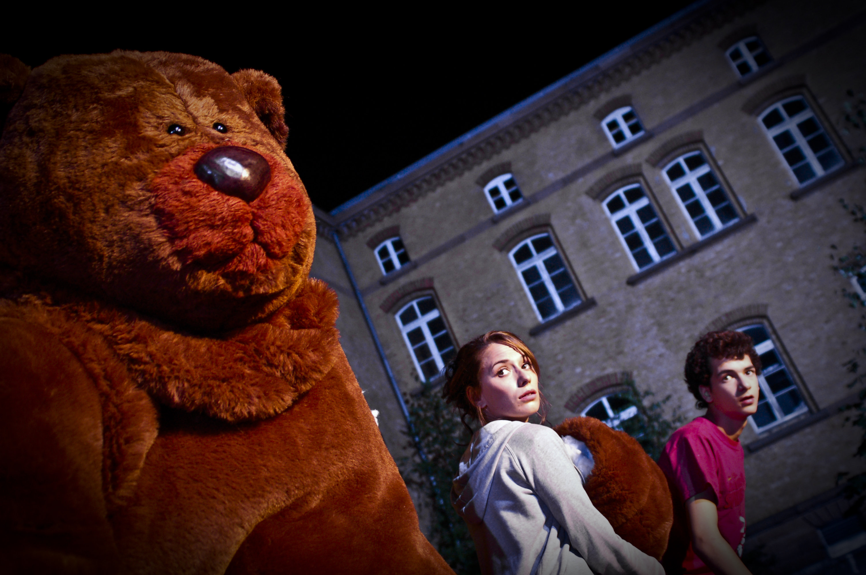 Still of Adrien Marik, Pascaline Ferrer and Pierre-Julien Tritsch in Le Jour de la comète (2014)