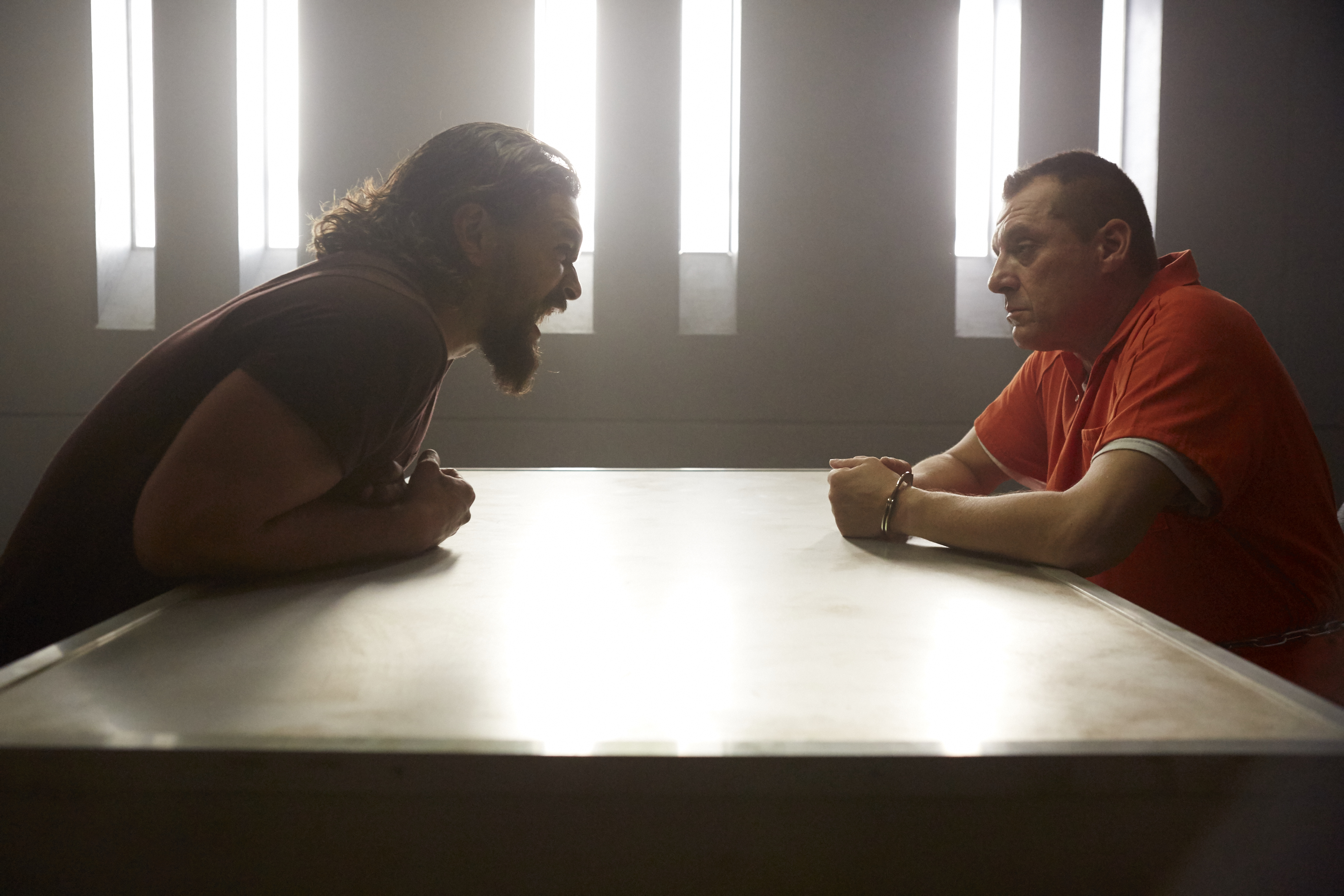 Still of Tom Sizemore and Jason Momoa in The Red Road (2014)