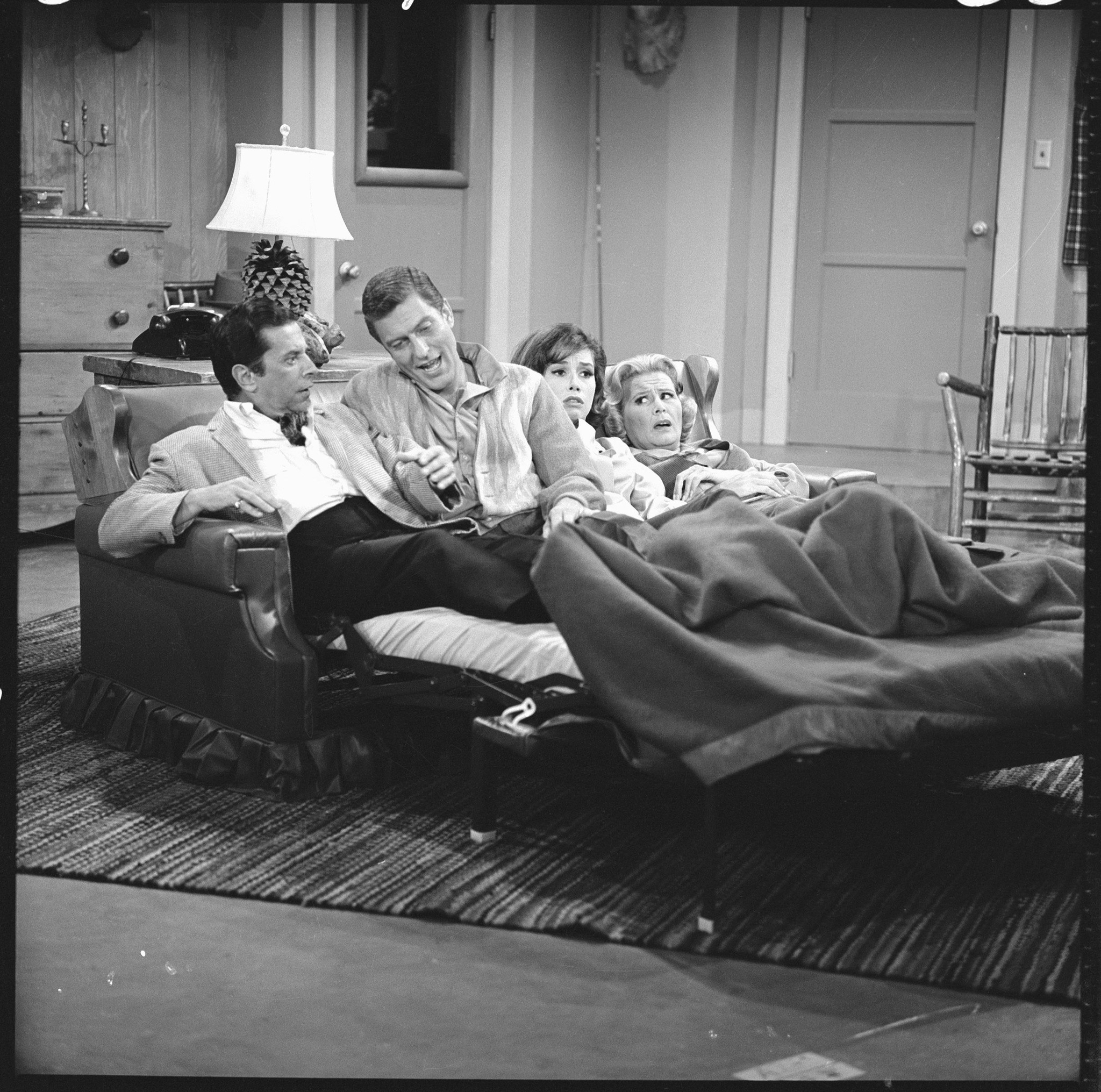 Still of Mary Tyler Moore, Dick Van Dyke, Morey Amsterdam and Rose Marie in The Dick Van Dyke Show (1961)