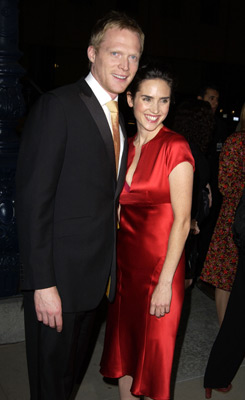 Jennifer Connelly and Paul Bettany at event of Master and Commander: The Far Side of the World (2003)