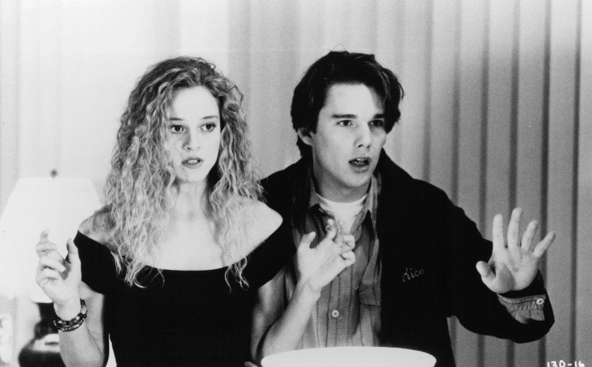 Still of Ethan Hawke and Teri Polo in Mystery Date (1991)