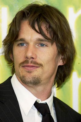 Ethan Hawke at event of Isbandymu diena (2001)