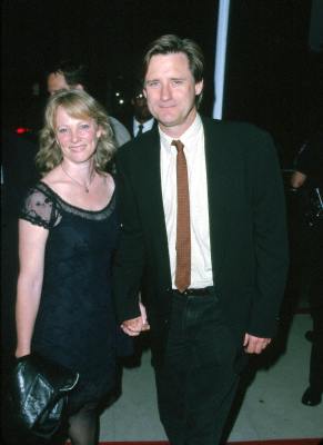 Bill Pullman and Tamara Pullman at event of Instinct (1999)