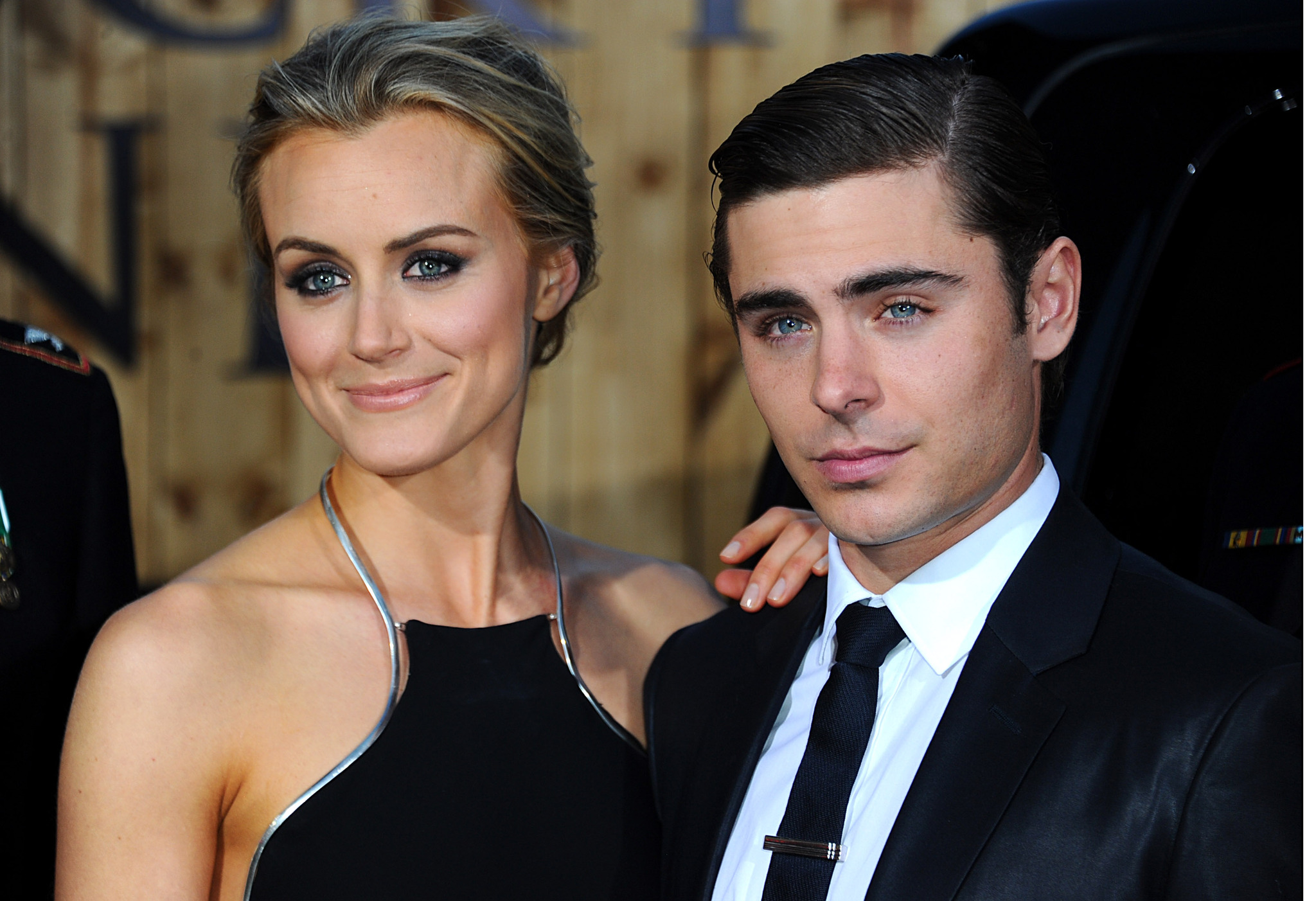 Zac Efron and Taylor Schilling at event of Amzinai tavo (2012)