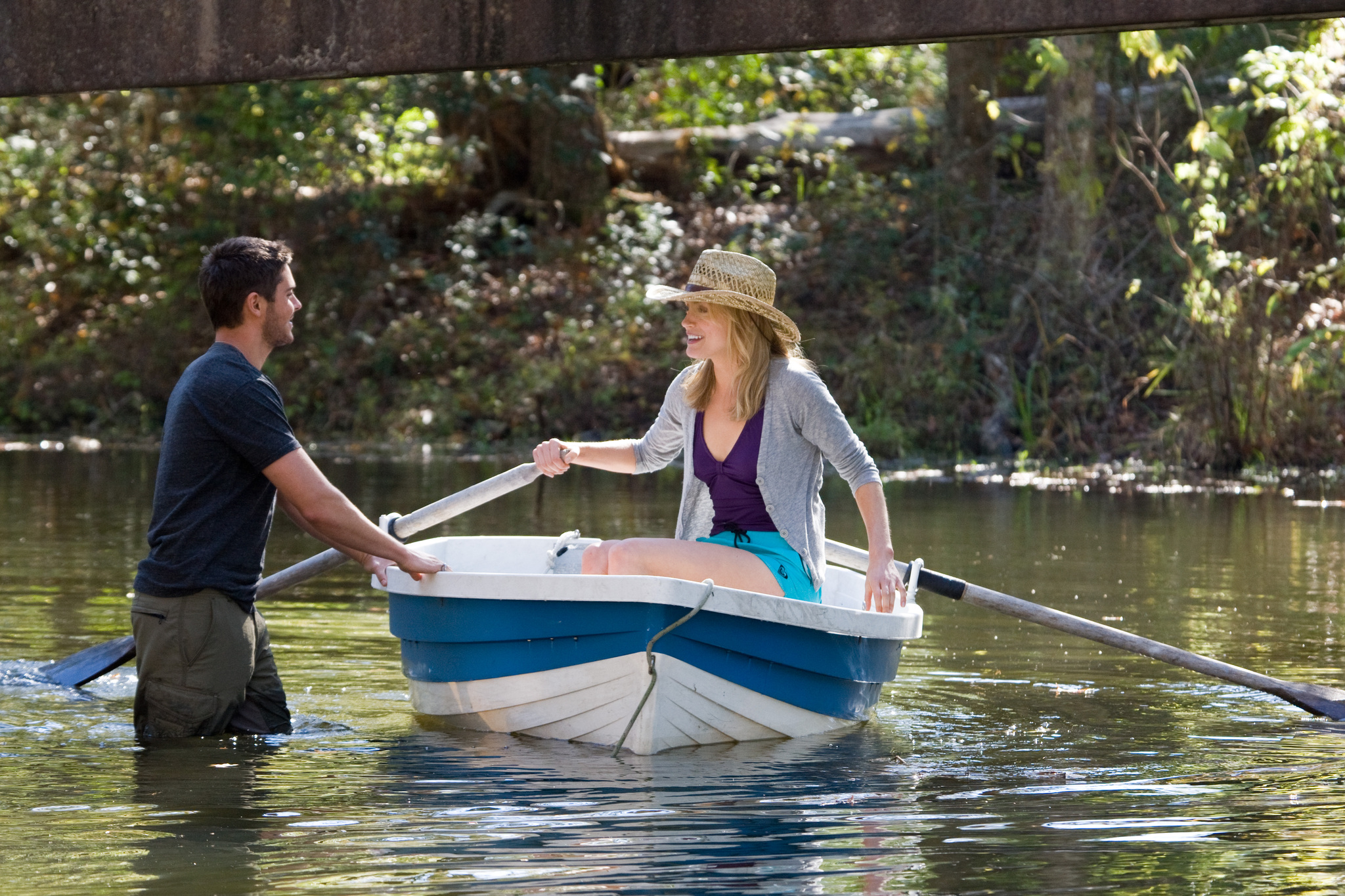 Still of Zac Efron and Taylor Schilling in Amzinai tavo (2012)