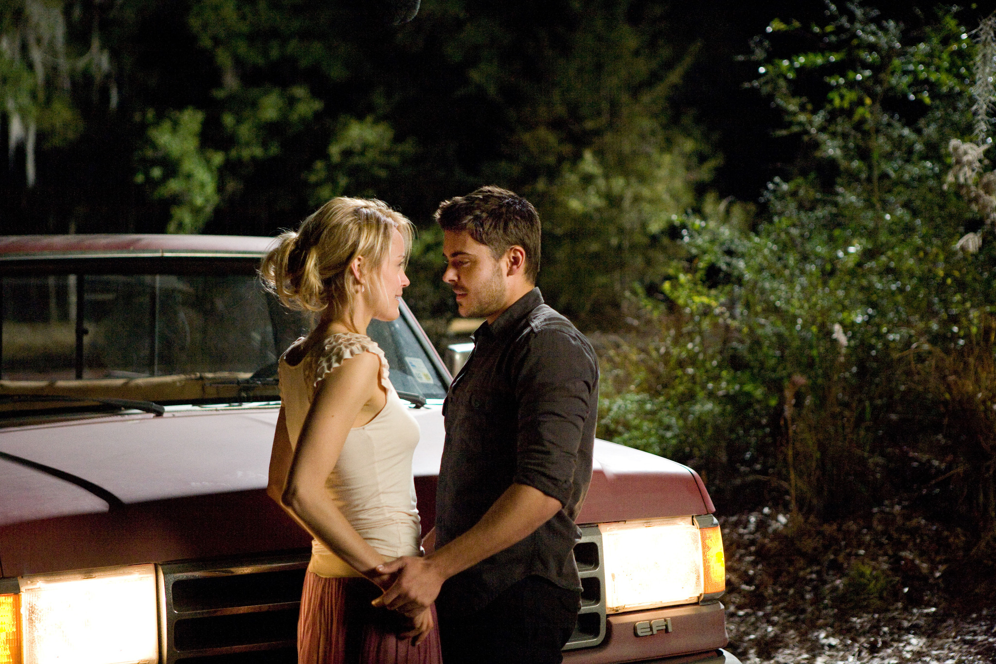 Still of Zac Efron and Taylor Schilling in Amzinai tavo (2012)