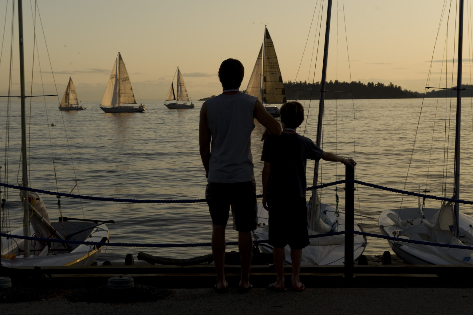 Still of Zac Efron and Charlie Tahan in Charlie St. Cloud (2010)