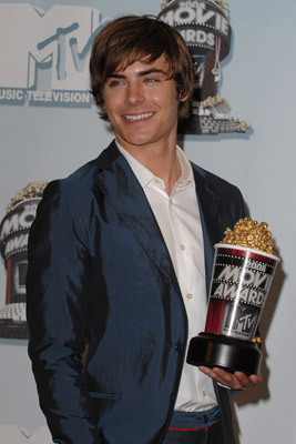 Zac Efron at event of 2008 MTV Movie Awards (2008)