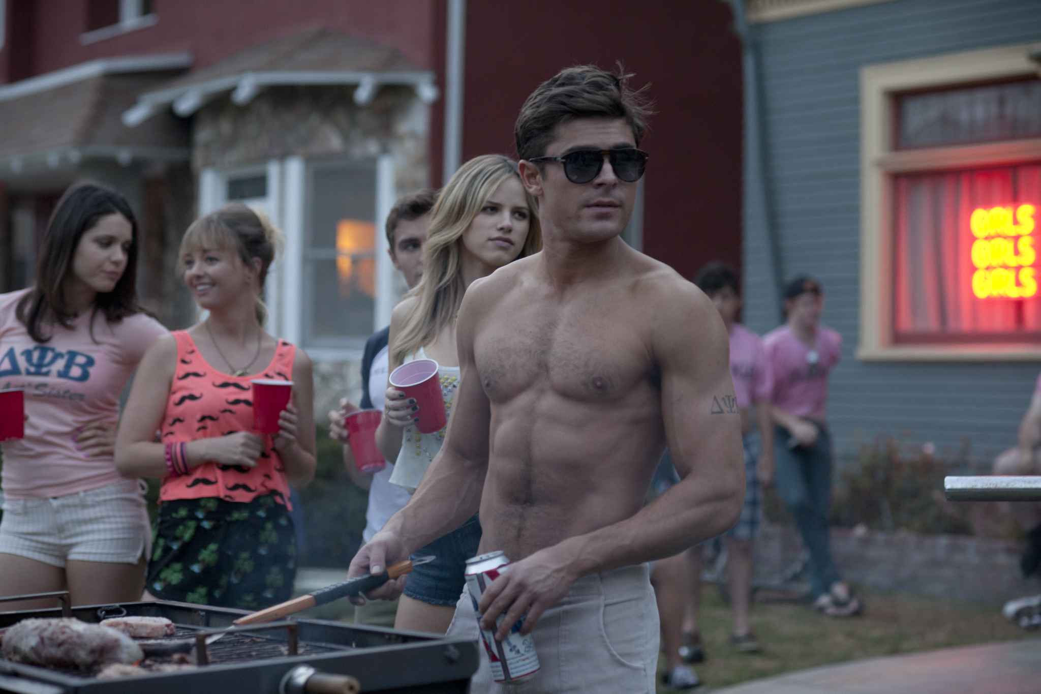 Still of Zac Efron in Kaimynai (2014)