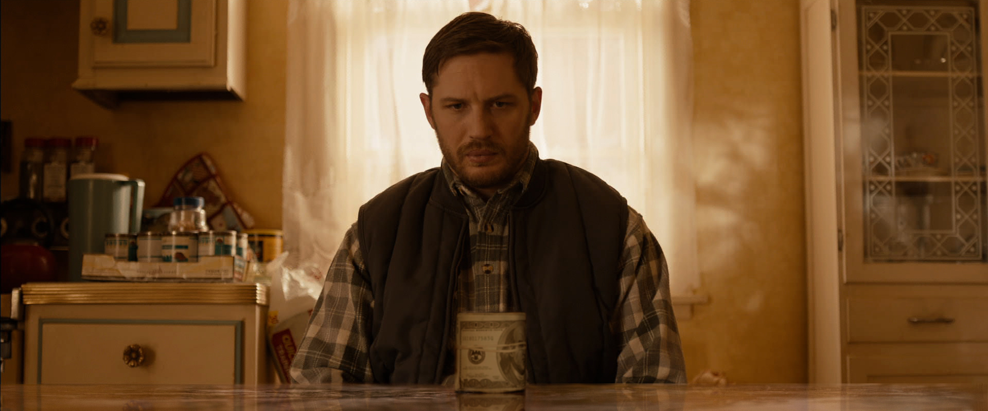 Still of Tom Hardy in The Drop (2014)